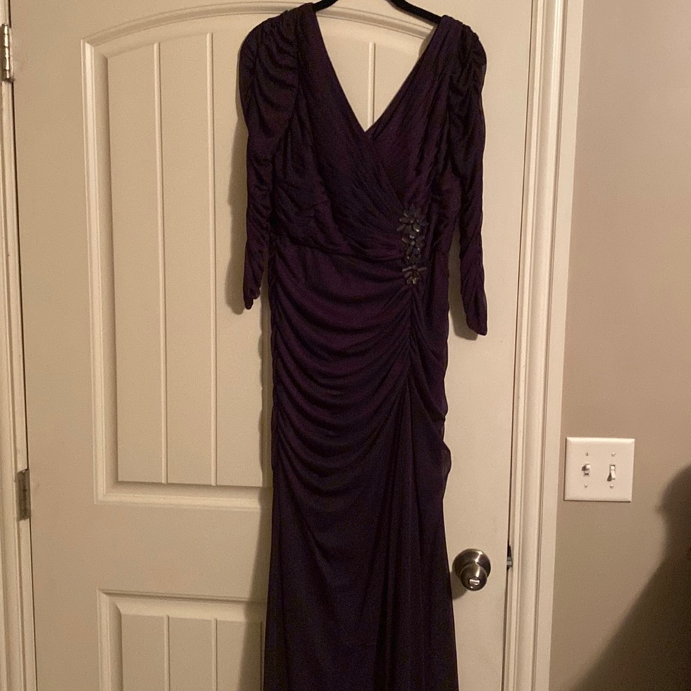 Adrianna Papell long dresss
